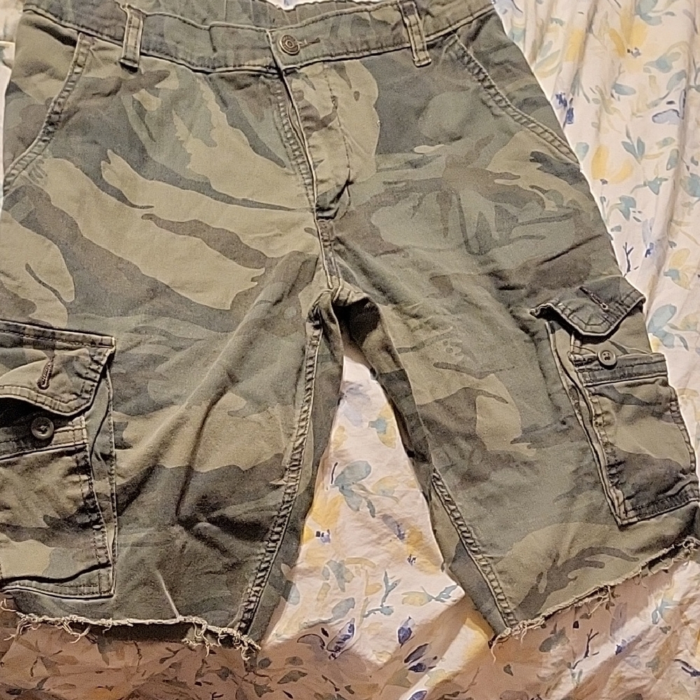 Wrangler Green Camouflage Cargo Shorts